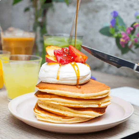 Photo des pancakes au sirop dérable chez Haven Annecy.